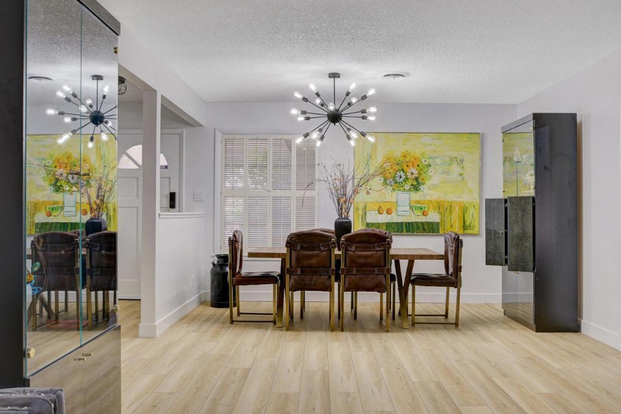 Resort Style 4 Bedroom House With Pool Minutes From Strip Las Vegas Bagian luar foto