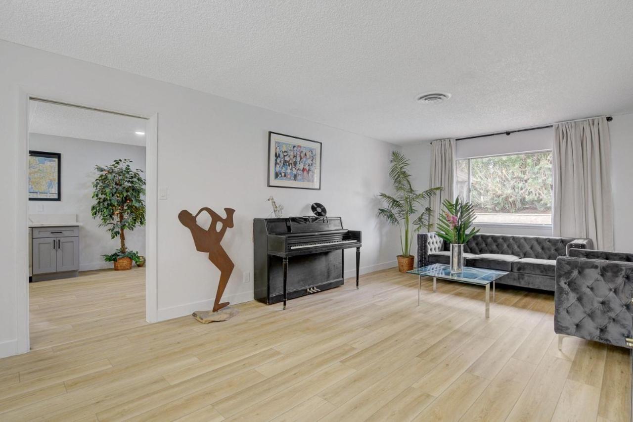 Resort Style 4 Bedroom House With Pool Minutes From Strip Las Vegas Bagian luar foto